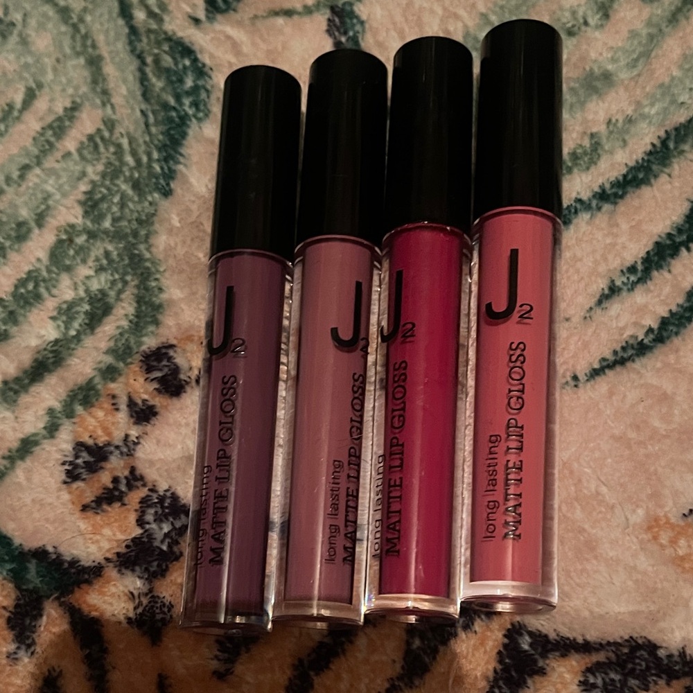 4 Matte Lip Gloss Set